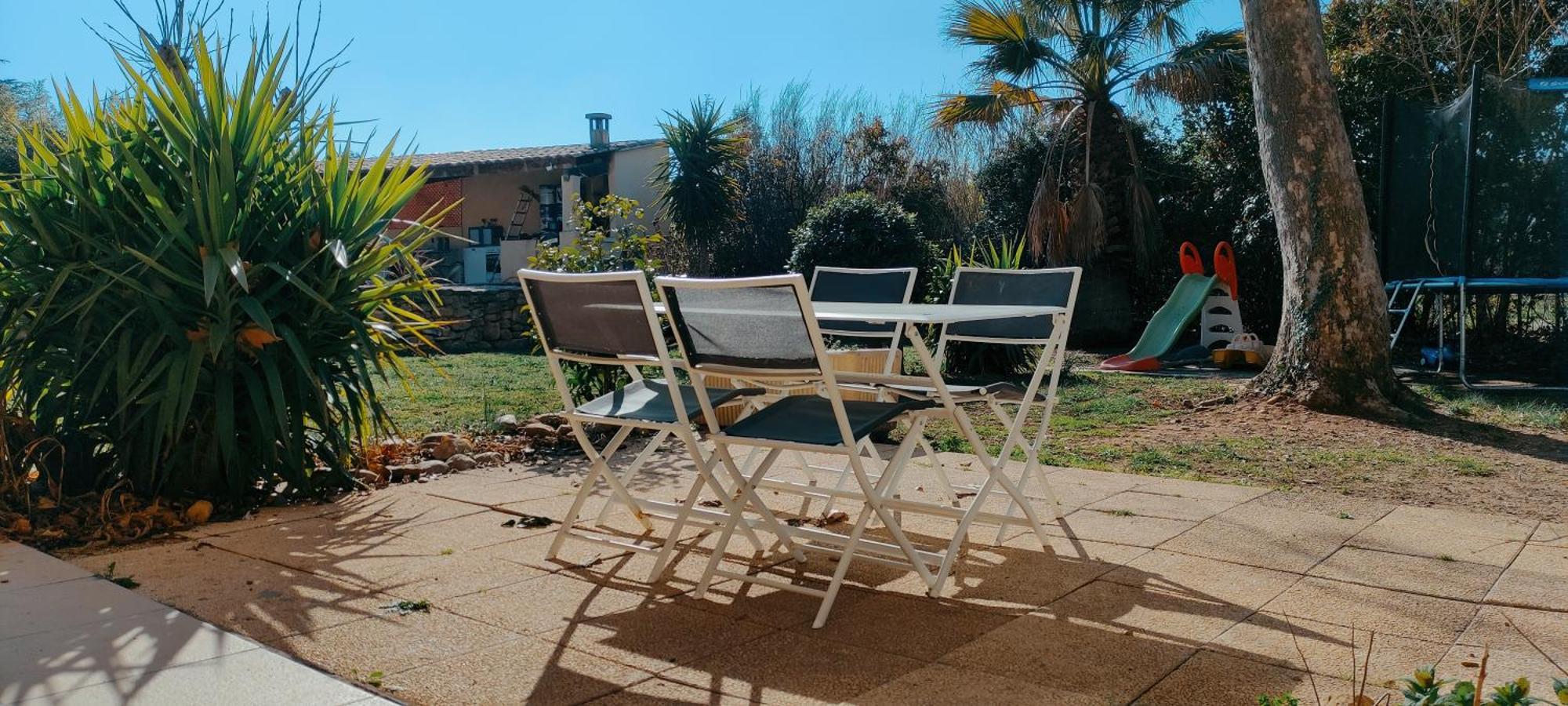 Offrez-Vous Un Sejour Dans Notre Gite A Entressen Une Grande Piscine Pour Se Rafraichir ,Un Espace De Jeux Pour Enfants Pour Des Heures De Divertissement Un Terrain De Petanque Pour Des Parties Endiablees Exterior photo