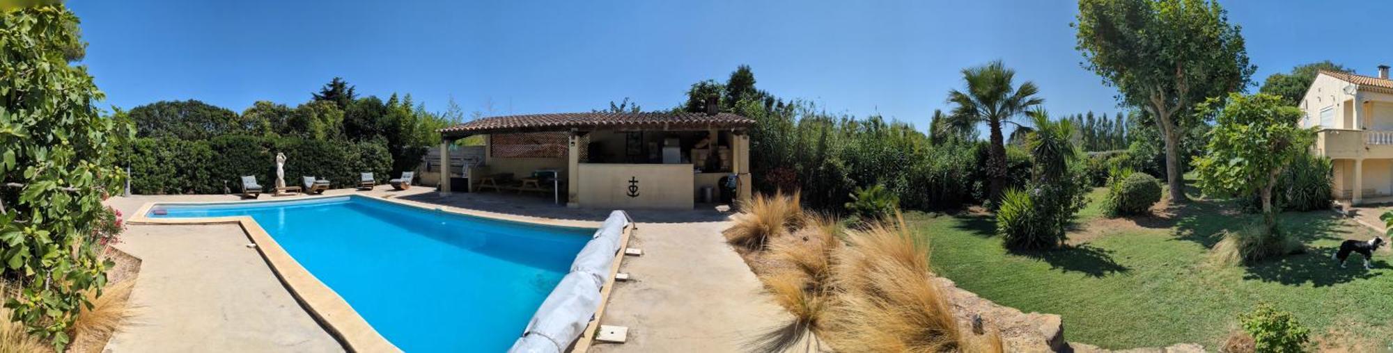 Offrez-Vous Un Sejour Dans Notre Gite A Entressen Une Grande Piscine Pour Se Rafraichir ,Un Espace De Jeux Pour Enfants Pour Des Heures De Divertissement Un Terrain De Petanque Pour Des Parties Endiablees Exterior photo